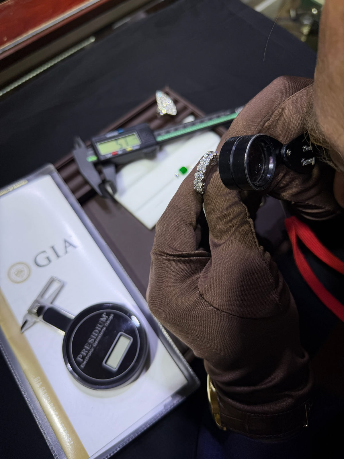 Konstantin Kupfer inspecting a ring